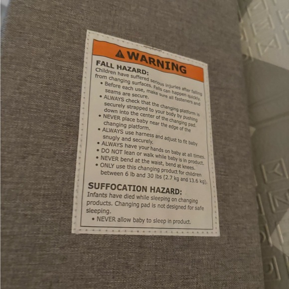 Chikiroobaby Wearable Baby Changing Station - Picture 5 of 6